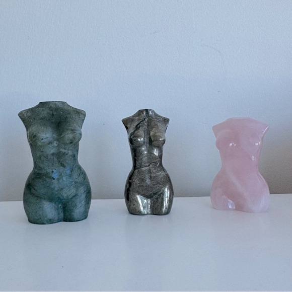 Pyrite Female Goddess Torso Bust Crystal - Picture 7 of 7